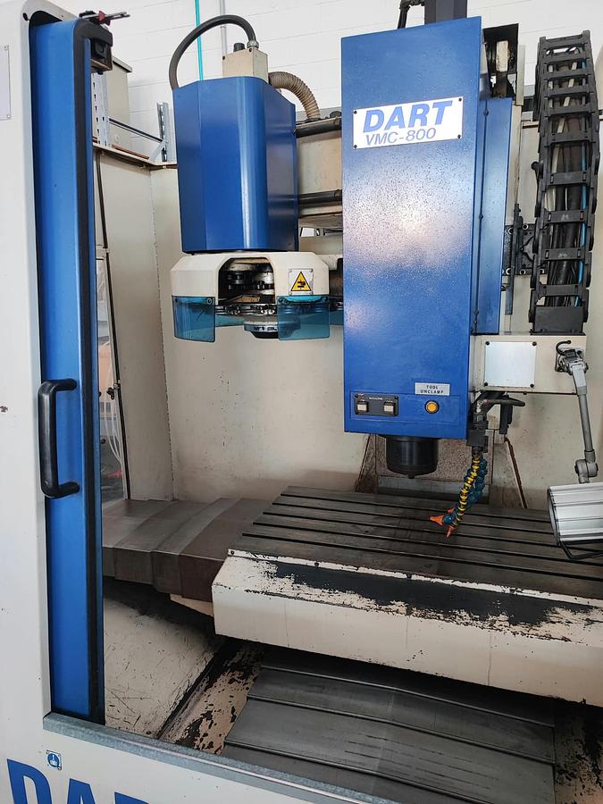 Usato Centro di lavoro verticale DART VMC 800 | 800x500x450 | CNC Fanuc