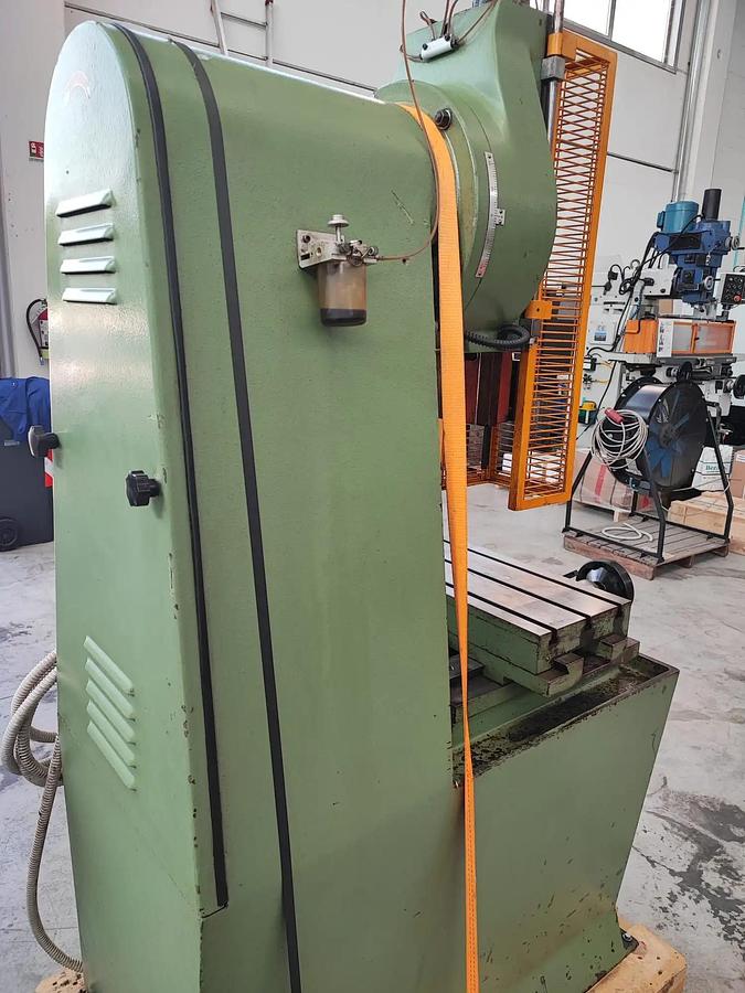 Usato Stozzatrice automatica verticale CAMS 200 SAC