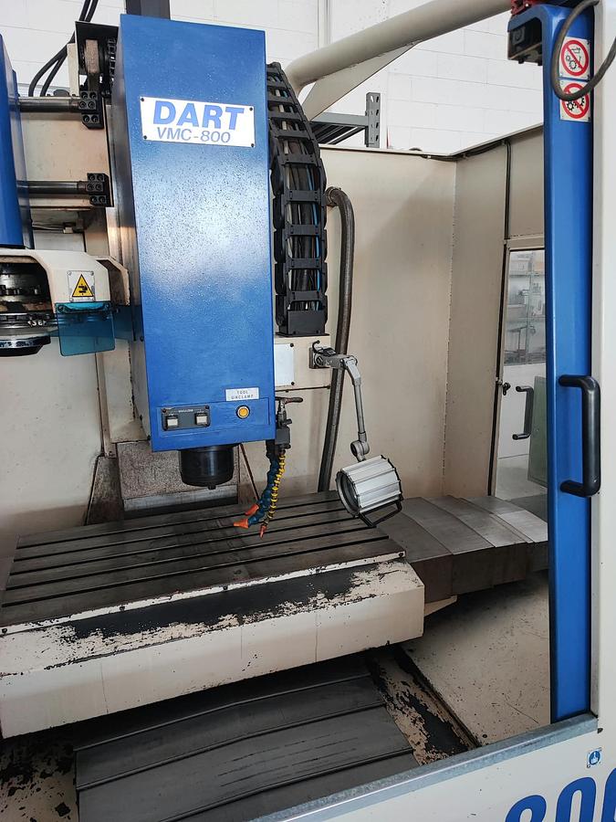 Usato Centro di lavoro verticale DART VMC 800 | 800x500x450 | CNC Fanuc
