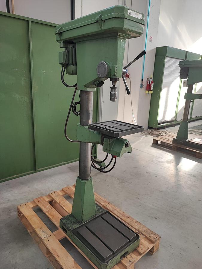 Usato Trapano a colonna BIMAK 22 FO con trasmissione a pulegge