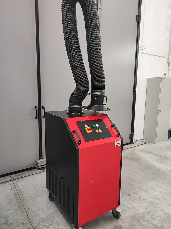 Usato Aspiratore carrellato per fumi di saldatura AEROSERVICE UNIFILTER 2.0 con braccio articolato da 2 metri