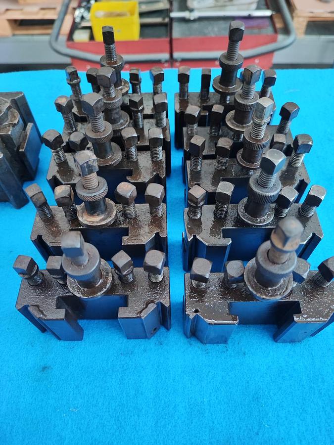 Usato Torretta porta utensili tipo A, completa di 10 cartelle, quadro da 20mm