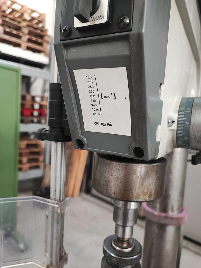 Usato Trapano a colonna OPTIMUM B33 PRO 400V con trasmissione a cinghia - tavola inclinabile