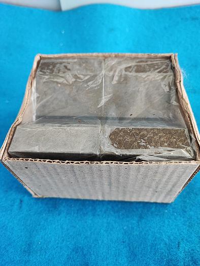 Usato Coppia Di Prismi Rettificati Acciaio Indeformabile C45 100x80 mm