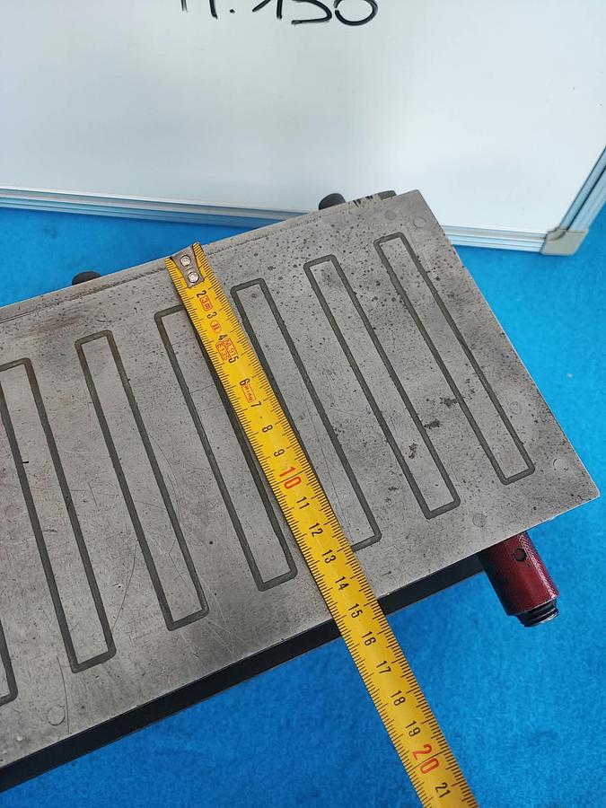 Usato Barra seno doppio con piano magnetico 150x250 a poli fitti
