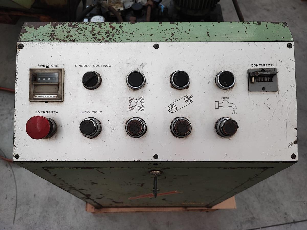 Usato Segatrice a nastro automatica FOLGORE 300