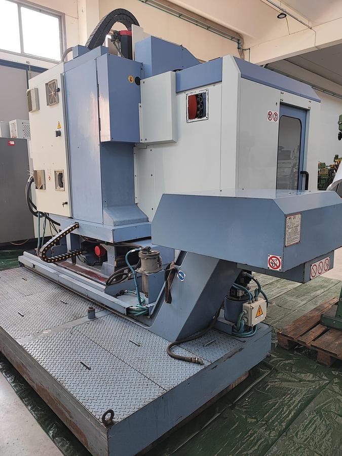 Usato Centro di lavoro verticale FAMUP MC100 EVOLUTION + 4° ASSE | 1000x500x600 | CNC Fanuc