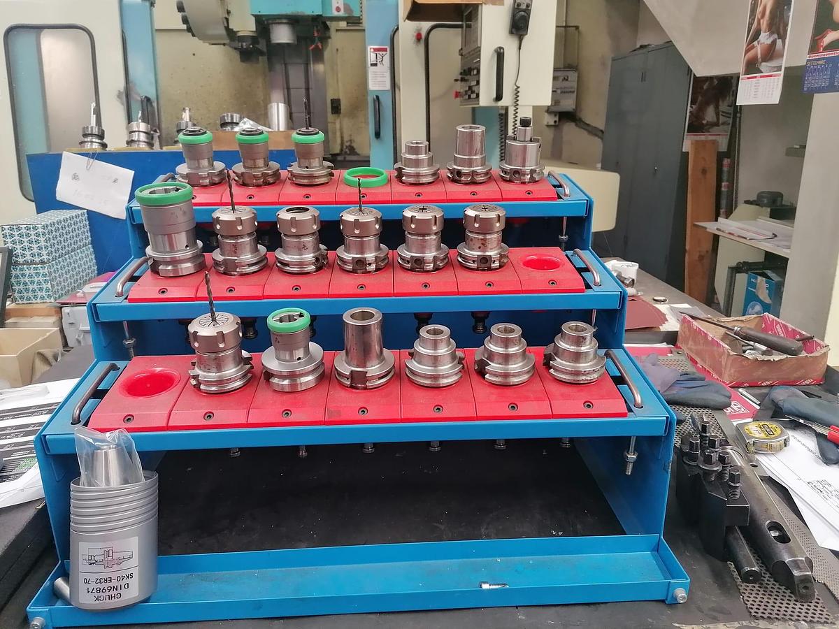 Usato Centro di lavoro verticale DMG MORI M1 | 550x550x510 | CNC Siemens