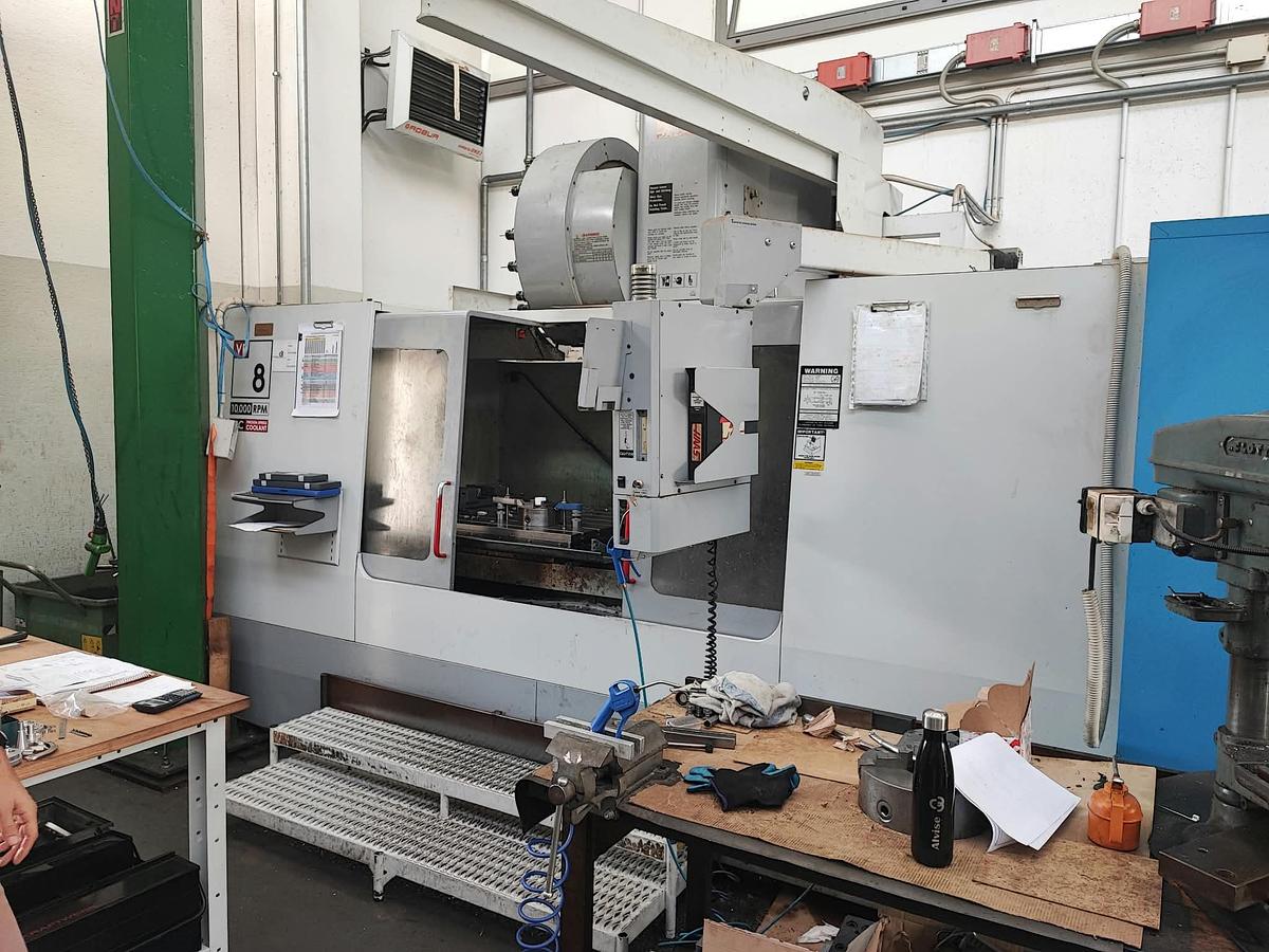 Usato Centro di lavoro con 4/5° asse HAAS VF-8B/40HE | 1626x1016x762