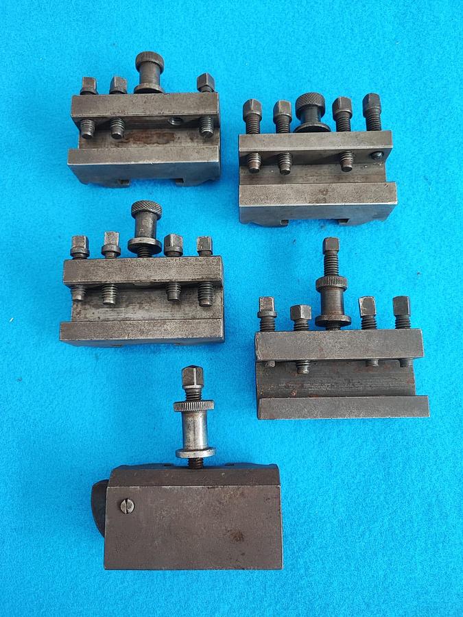 Usato Cartelle portautensili TIPO A per torretta tornio - interasse 82