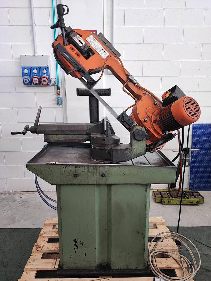 Usato Segatrice a nastro manuale FMB 250 D
