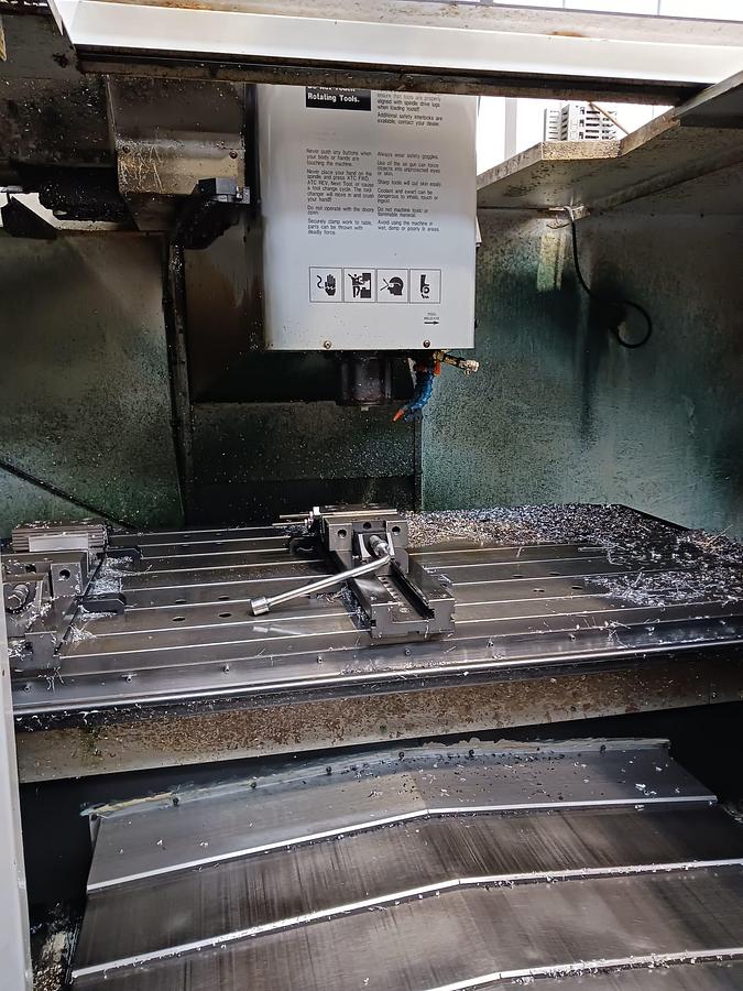 Usato Centro di lavoro con 4/5° asse HAAS VF-8B/40HE | 1626x1016x762