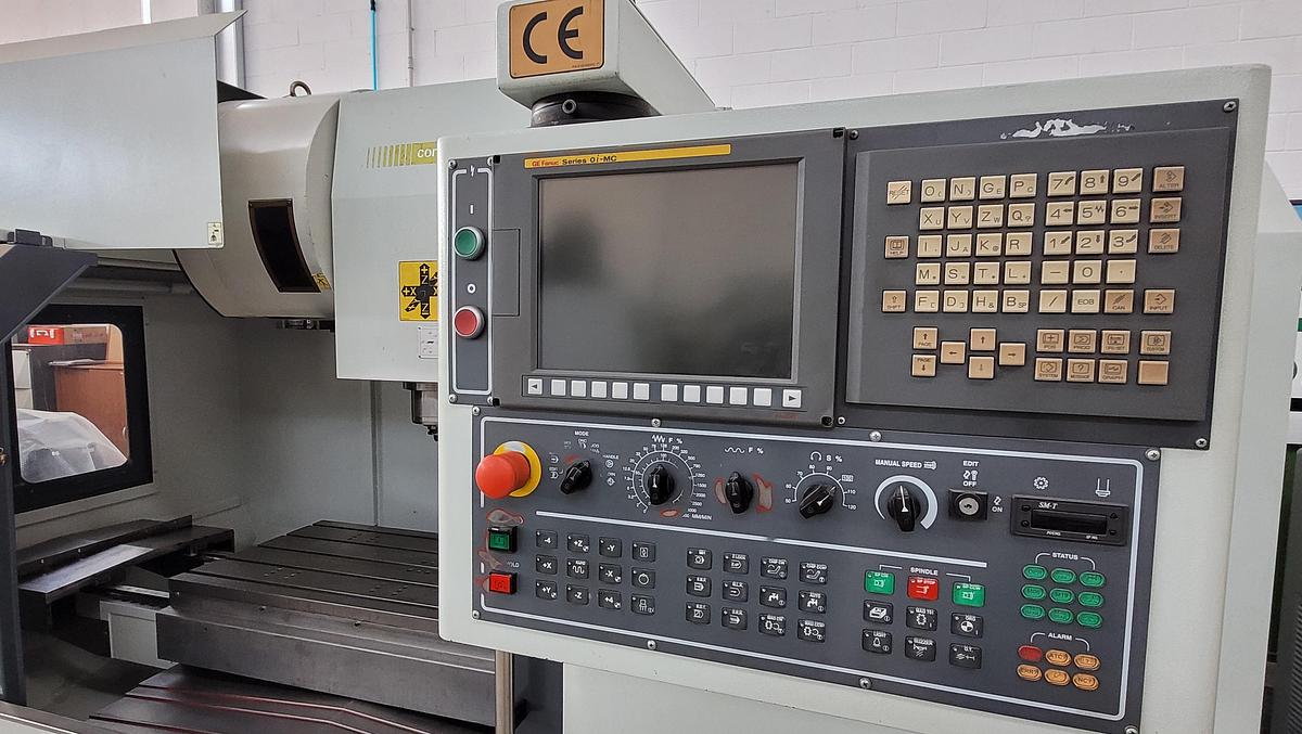 Usato Centro di lavoro verticale LAGUN LEAN MACHINERY MV 12 | 1200x600x600 | CNC Fanuc