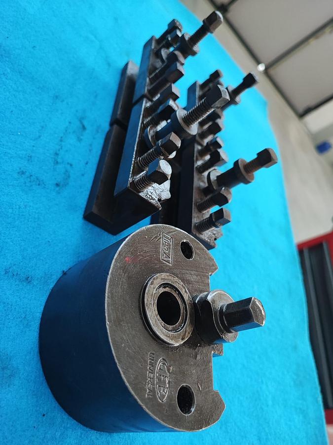 Usato GFB torretta singola tipo A completa di 4 cartelle porta utensili, quadro da 20