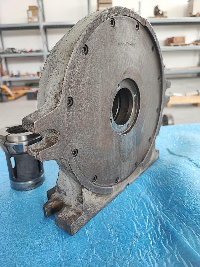 Usato Base statica pneumatica orizzontale/verticale, passaggio barra 60mm