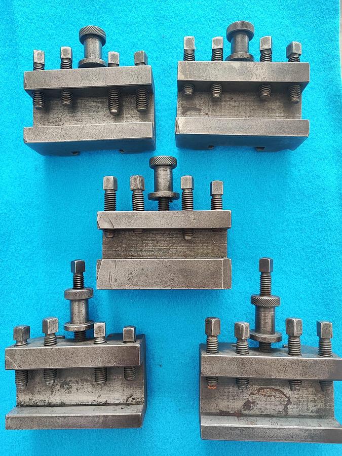 Usato Cartelle portautensili TIPO B per torretta tornio - interasse 100/102