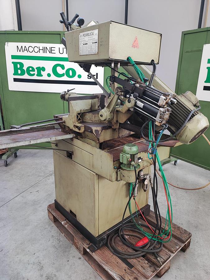 Usato Segatrice a nastro semi automatica PEDRAZZOLI BROWN SN 270 SA