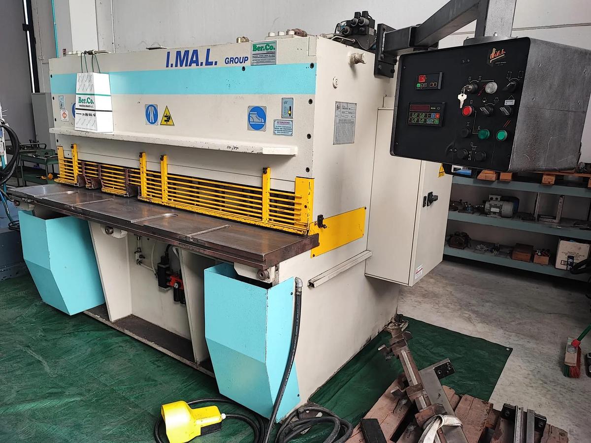Usato Cesoia a ghigliottina motorizzata trancia lamiera I.MA.L CCO 20/4-6 | 2050x6 mm