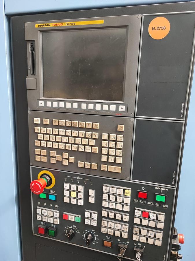 Usato Centro di lavoro verticale DOOSAN DNM 650 II | 1270x670x625 | Fanuc
