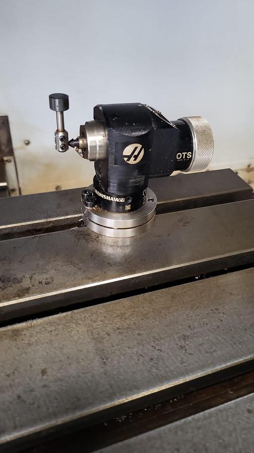 Usato Centro di lavoro verticale HAAS VF5XT | 1050x550x550