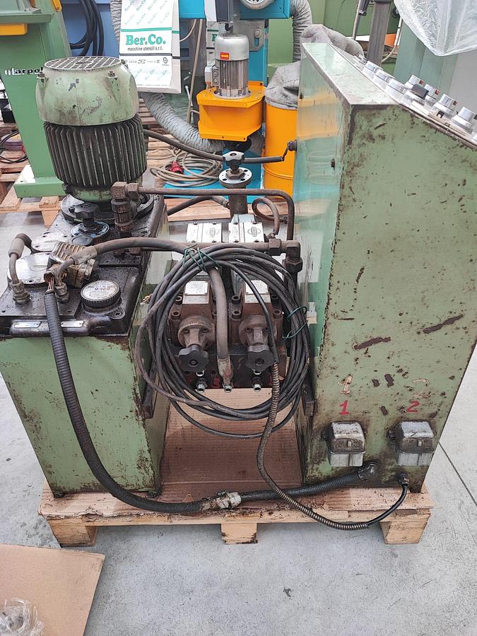 Usato Segatrice a nastro automatica FOLGORE 300