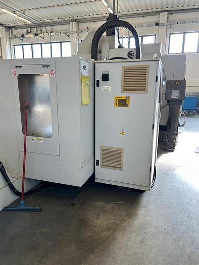 Usato Centro di lavoro verticale BRIDGEPORT VMC 810/P