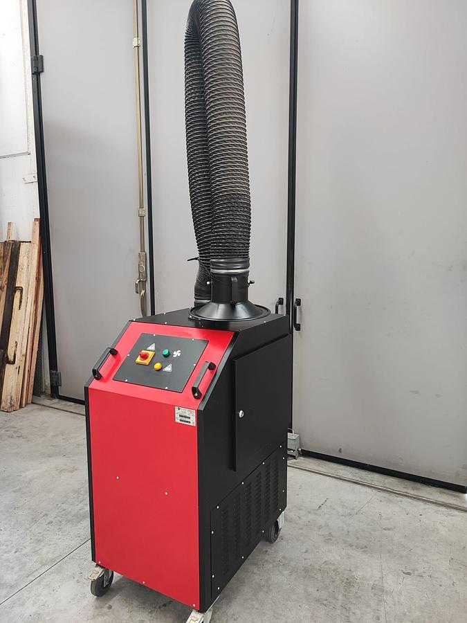 Usato Aspiratore carrellato per fumi di saldatura AEROSERVICE UNIFILTER 2.0 con braccio articolato da 2 metri