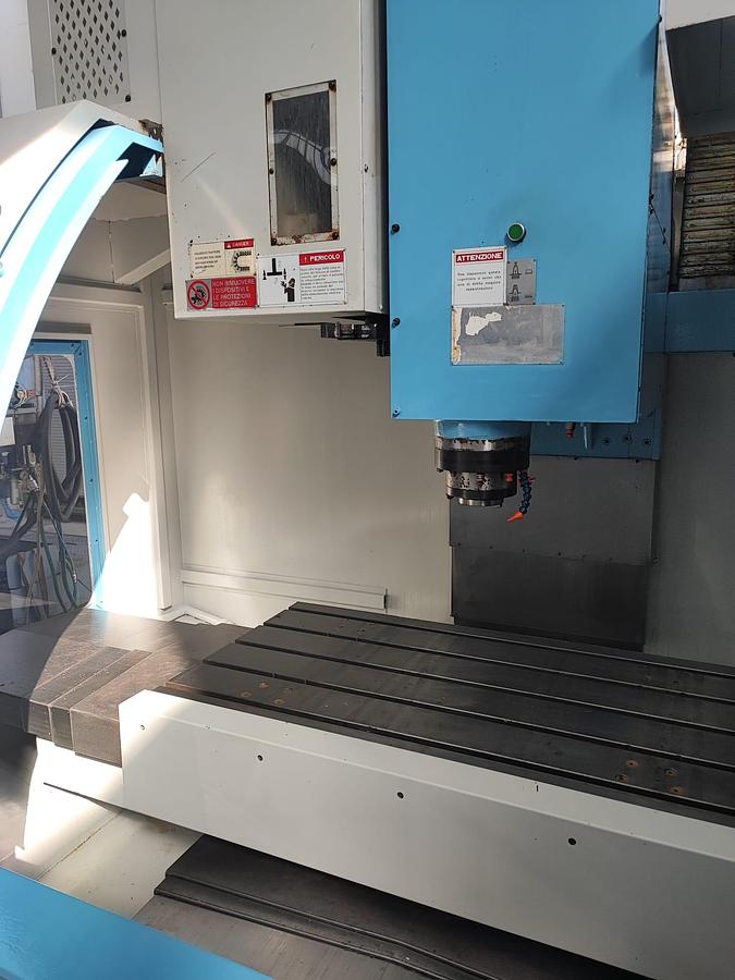 Usato Centro di lavoro verticale EUMA SPINNER EV 1020A | 1020x610x610 | CNC Siemens