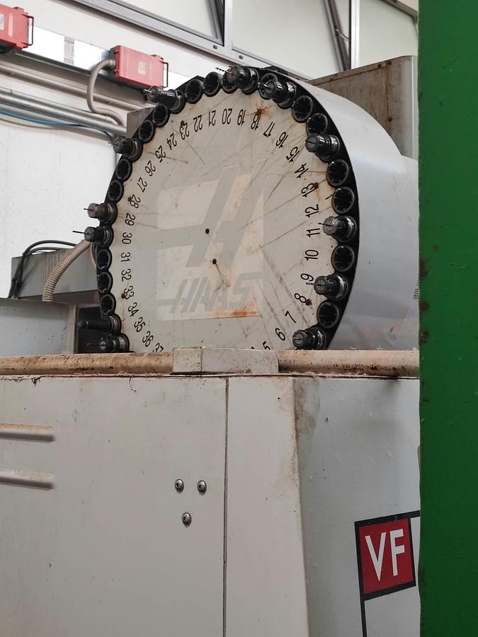 Usato Centro di lavoro con 4/5° asse HAAS VF-8B/40HE | 1626x1016x762
