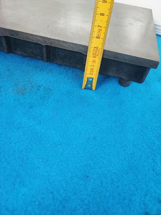 Usato Piano di riscontro 300x200 mm in ghisa per tracciatura e controllo dei pezzi