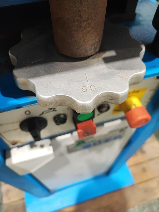 Usato Sbavatrice ACETI ART.37