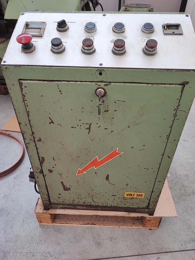 Usato Segatrice a nastro automatica FOLGORE 300