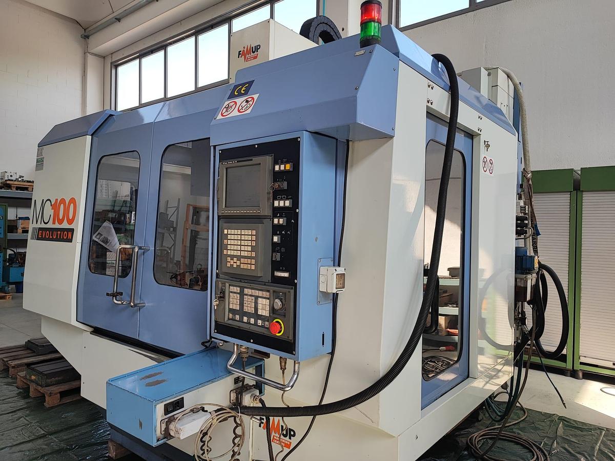 Usato Centro di lavoro verticale FAMUP MC100 EVOLUTION + 4° ASSE | 1000x500x600 | CNC Fanuc