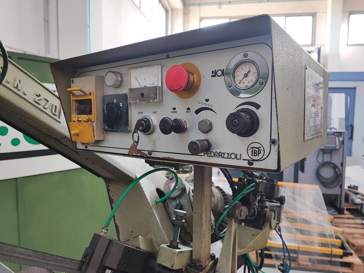 Usato Segatrice a nastro semi automatica PEDRAZZOLI BROWN SN 270 SA