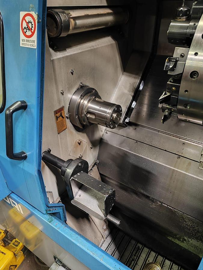 Usato Tornio motorizzato HYUNDAI HIT 160M con caricatore BOSS 545 | CNC Fanuc