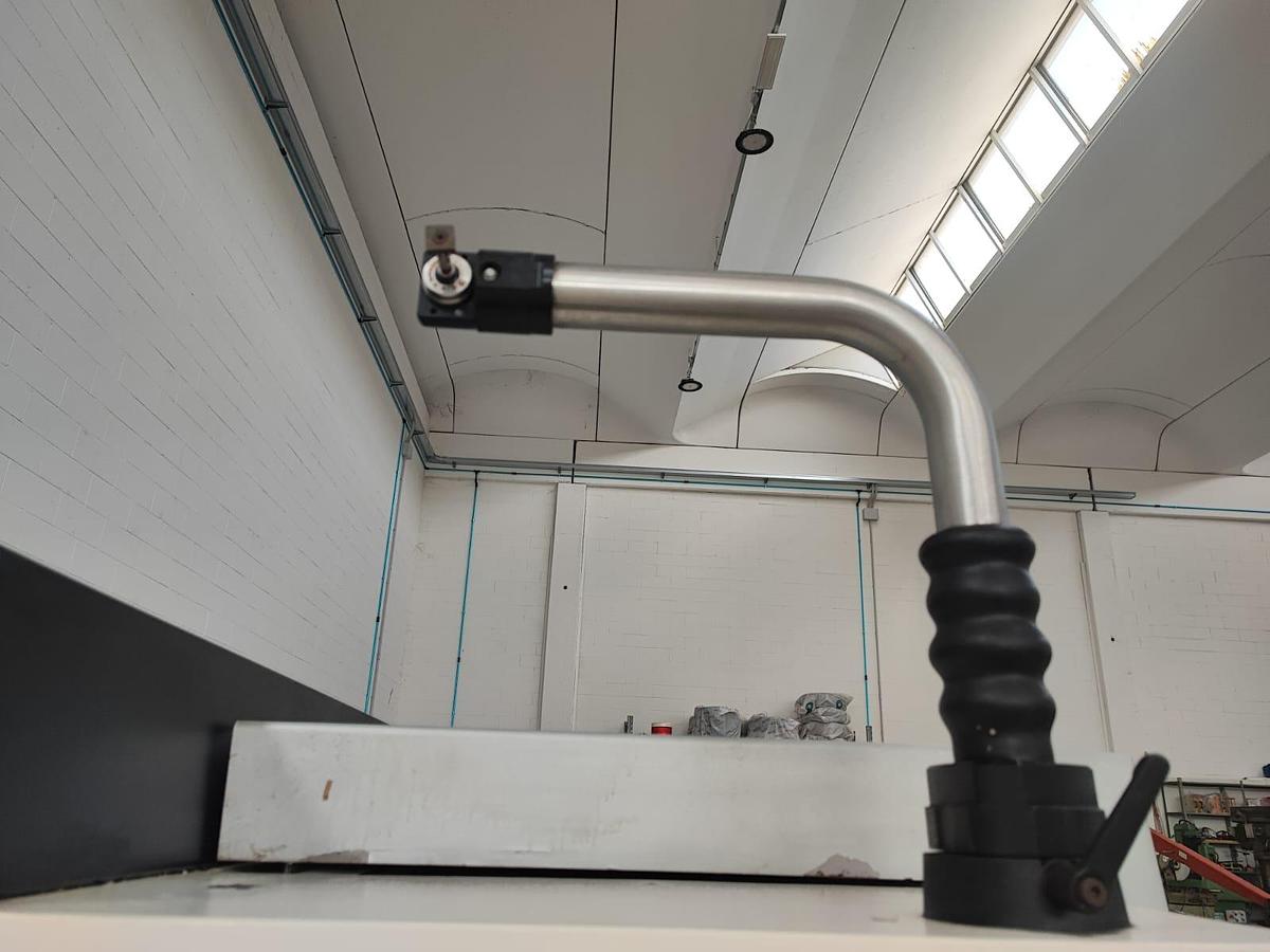 Usato Tornio CNC motorizzato HWACHEON HI-TECH 200BL MC | CNC Fanuc