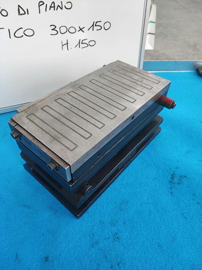 Usato Barra seno doppio con piano magnetico 150x250 a poli fitti
