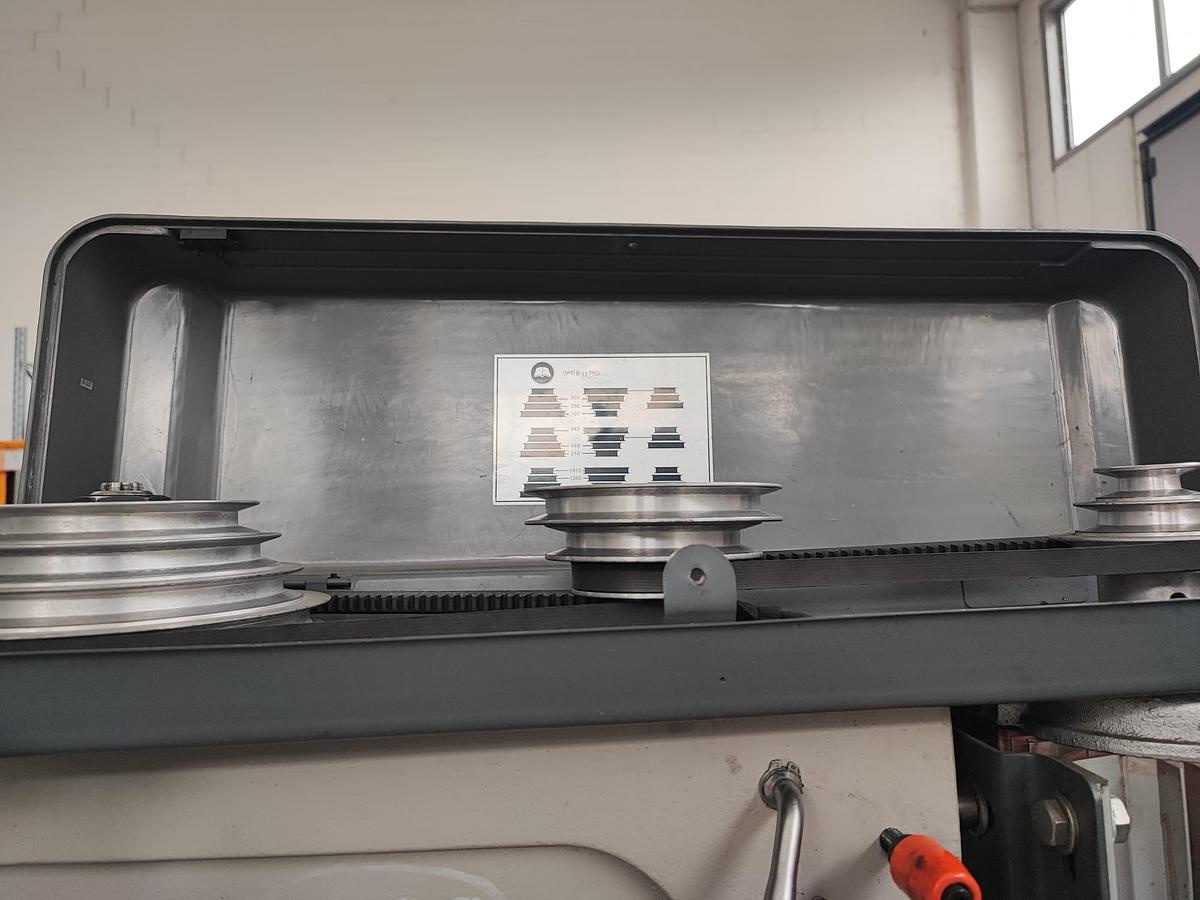 Usato Trapano a colonna OPTIMUM B33 PRO 400V con trasmissione a cinghia - tavola inclinabile