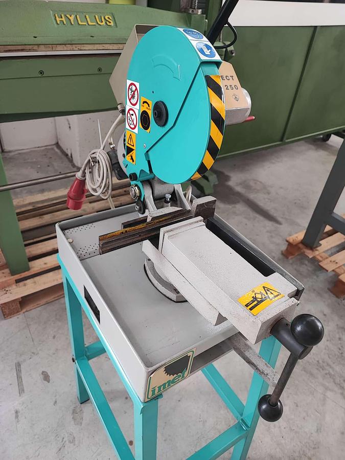 Usato Segatrice a disco manuale IMET PERFECT 250