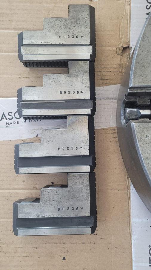 Usato Piattaforma 450mm, C.L. 6", a 4 griffe indipendenti per tornio