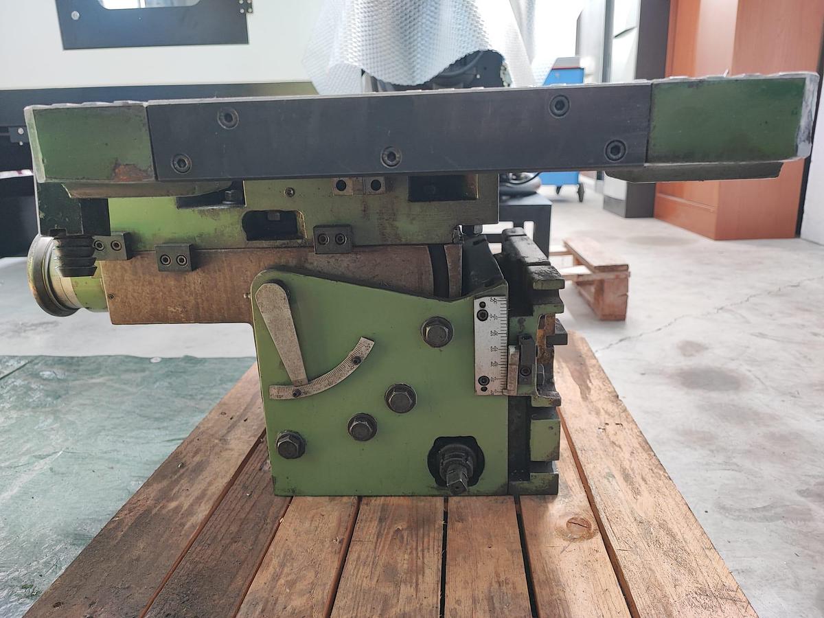 Usato Fresatrice universale verticale INFRATIREA FUS32 | 560x320x400 | Visualizzata + PERIZIA