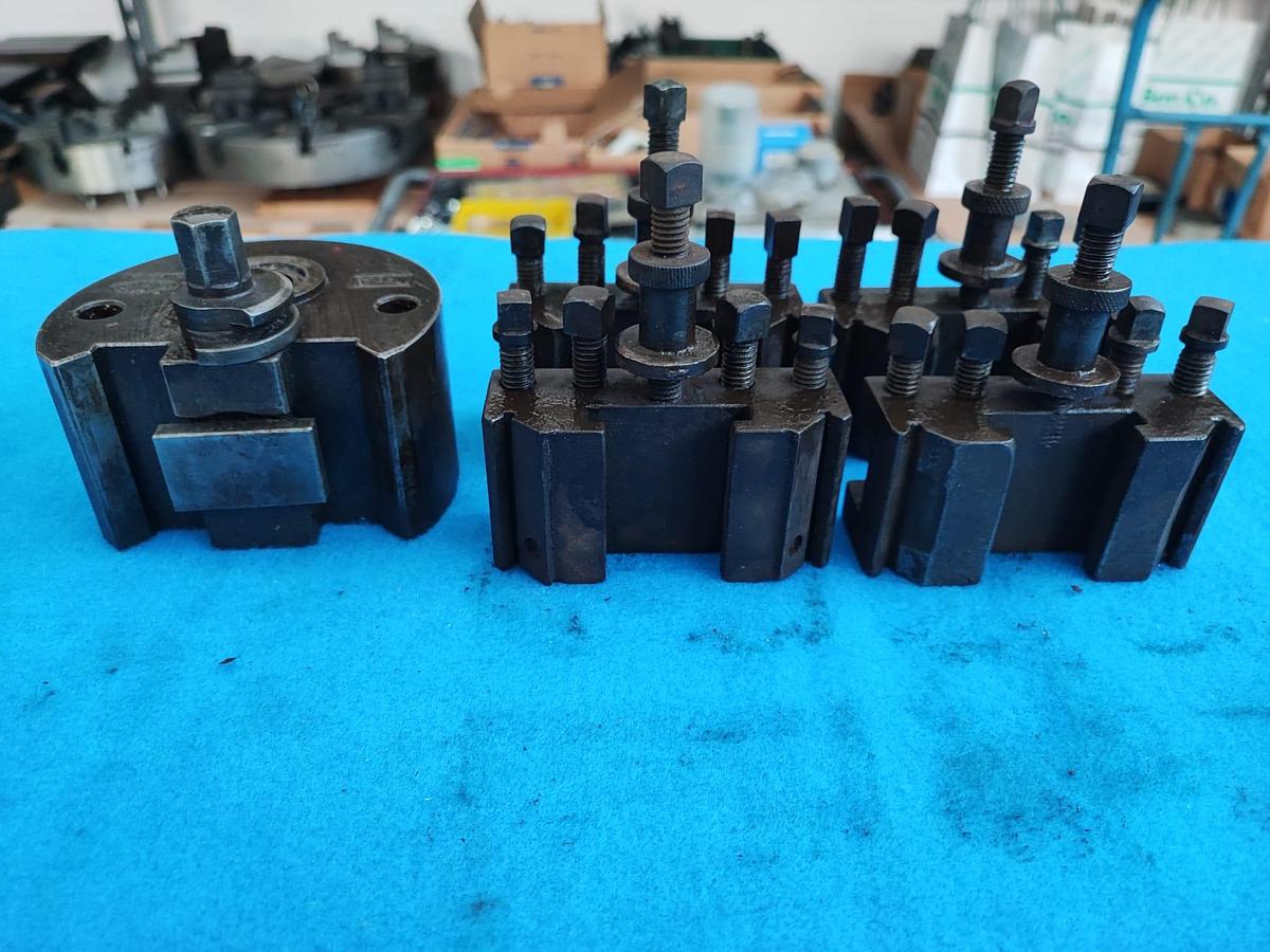 Usato GFB torretta singola tipo A completa di 4 cartelle porta utensili, quadro da 20