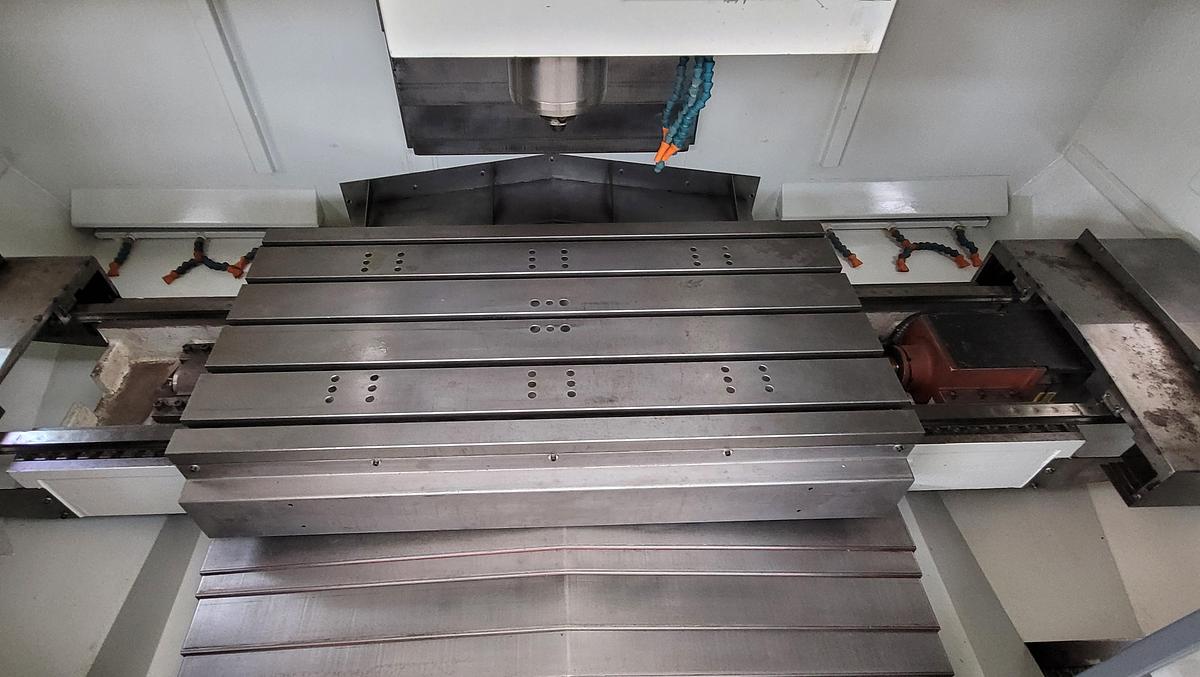 Usato Centro di lavoro verticale LAGUN LEAN MACHINERY MV 12 | 1200x600x600 | CNC Fanuc