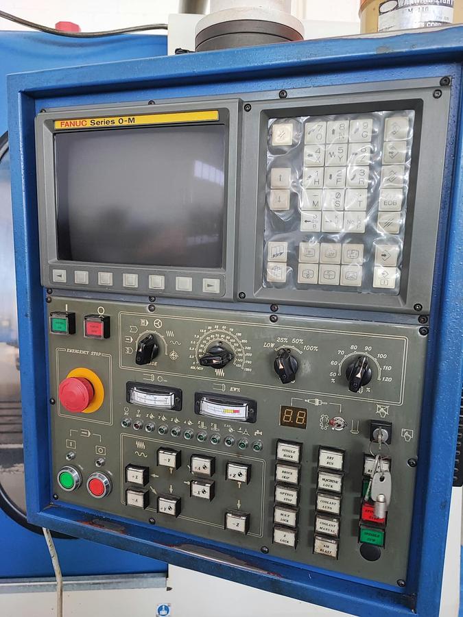 Usato Centro di lavoro verticale DART VMC 800 | 800x500x450 | CNC Fanuc