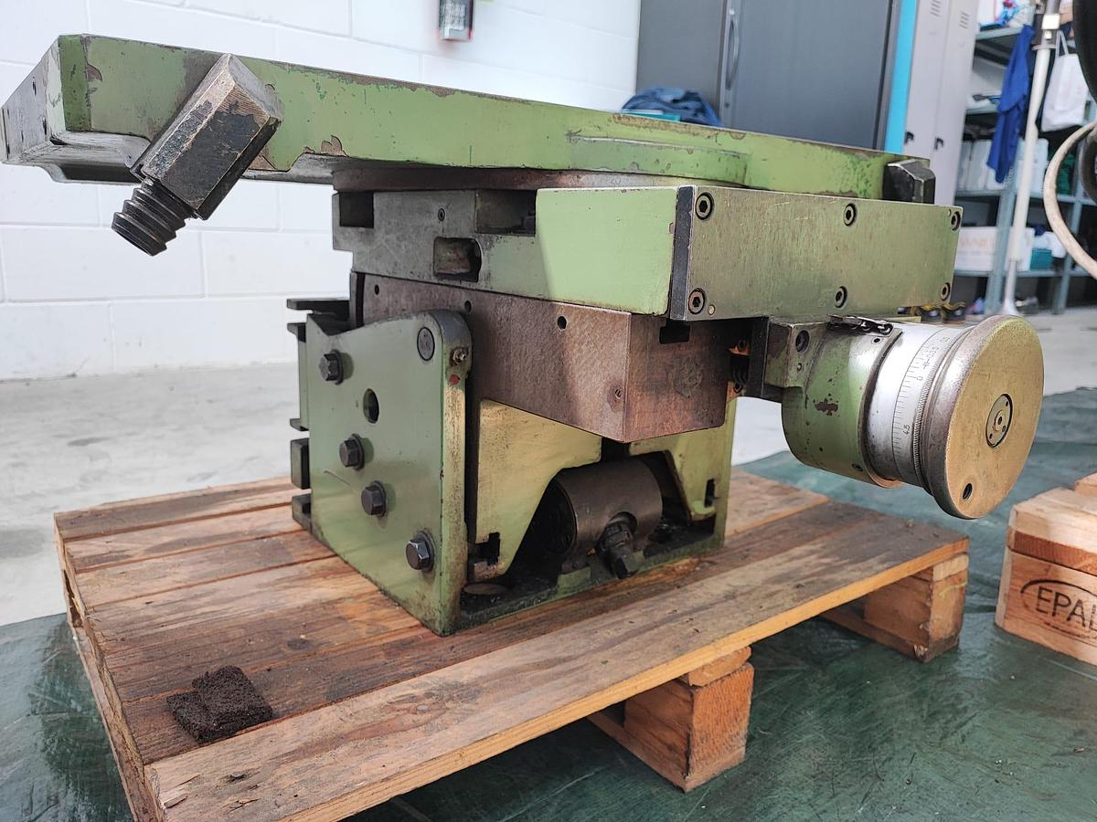 Usato Fresatrice universale verticale INFRATIREA FUS32 | 560x320x400 | Visualizzata + PERIZIA