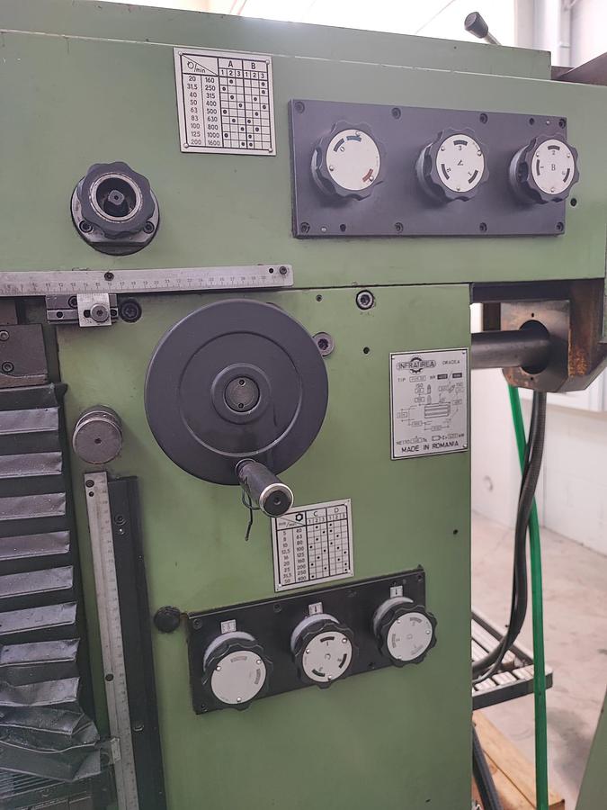 Usato Fresatrice universale verticale INFRATIREA FUS32 | 560x320x400 | Visualizzata + PERIZIA