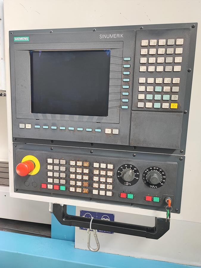 Usato Centro di lavoro verticale EUMA SPINNER EV 1020A | 1020x610x610 | CNC Siemens