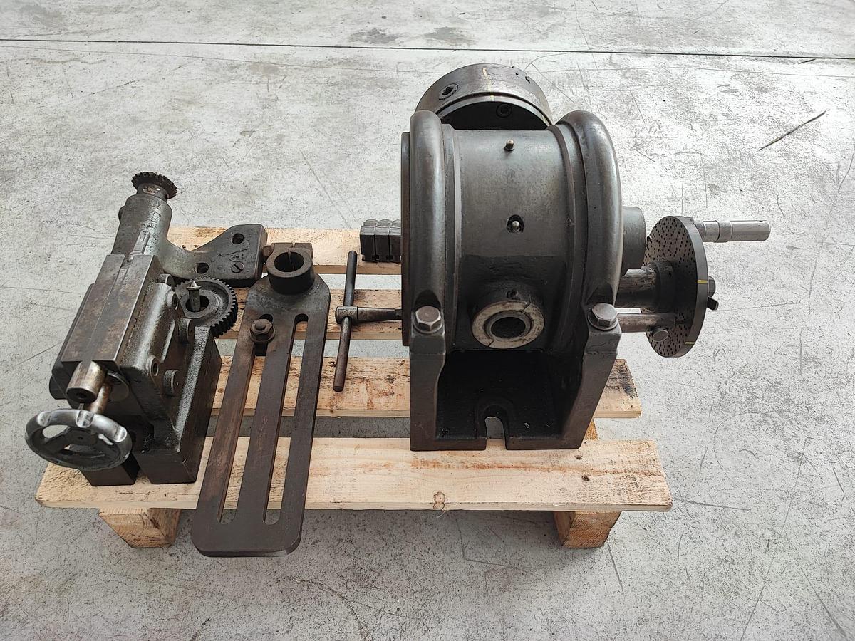 Usato Divisore universale Italiano, altezza punte 150mm, completo di contropunta