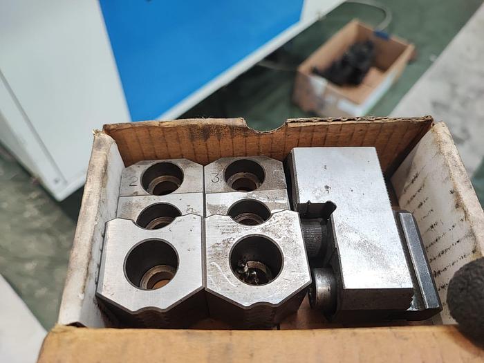 Usato Tornio CNC verticale rovesciato motorizzato KIA SKT21 VM con caricatore