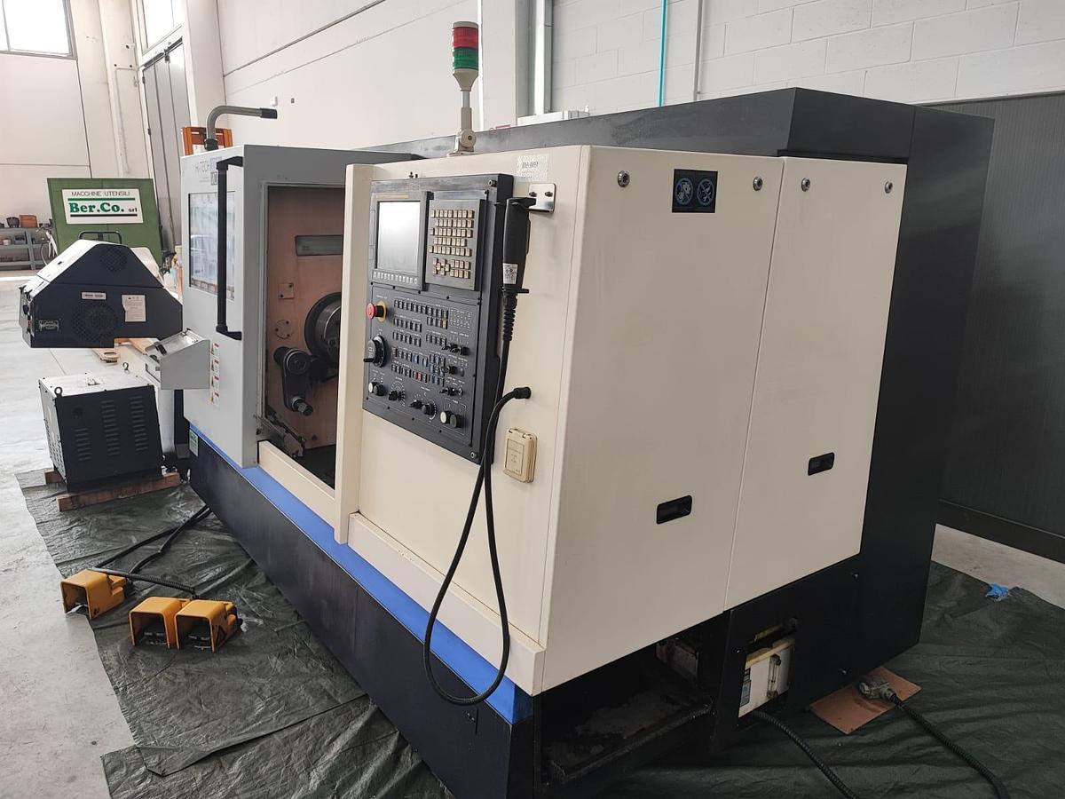 Usato Tornio CNC motorizzato HWACHEON HI-TECH 200BL MC | CNC Fanuc
